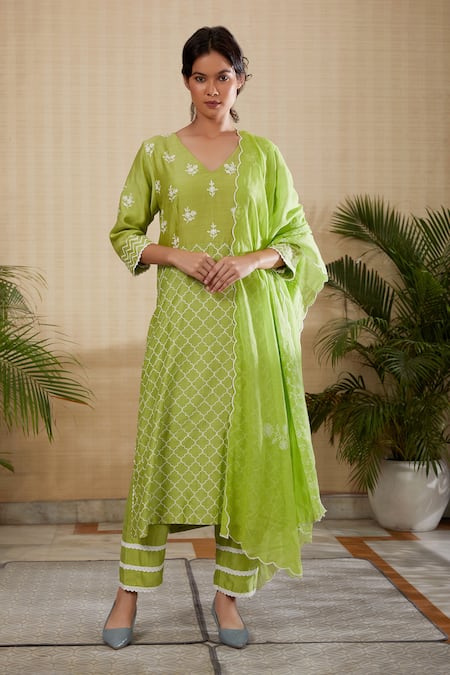 Buy Green Kurta And Pant Silk Chanderi Printed Mughal V Neck Mogra Set