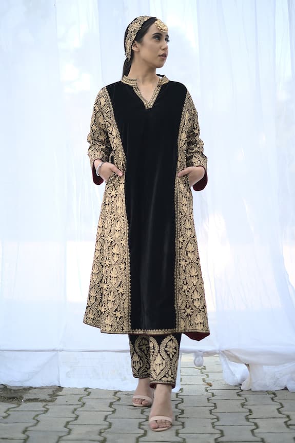 Buy Daljit Sudan Black Velvet Embroidered Kurta And Pant Set Online