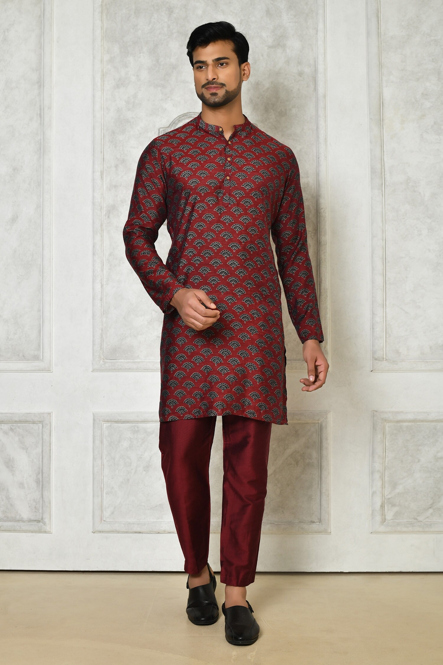 Buy Maroon Cotton Silk Printed Flower Kurta Set For Men By Samyukta