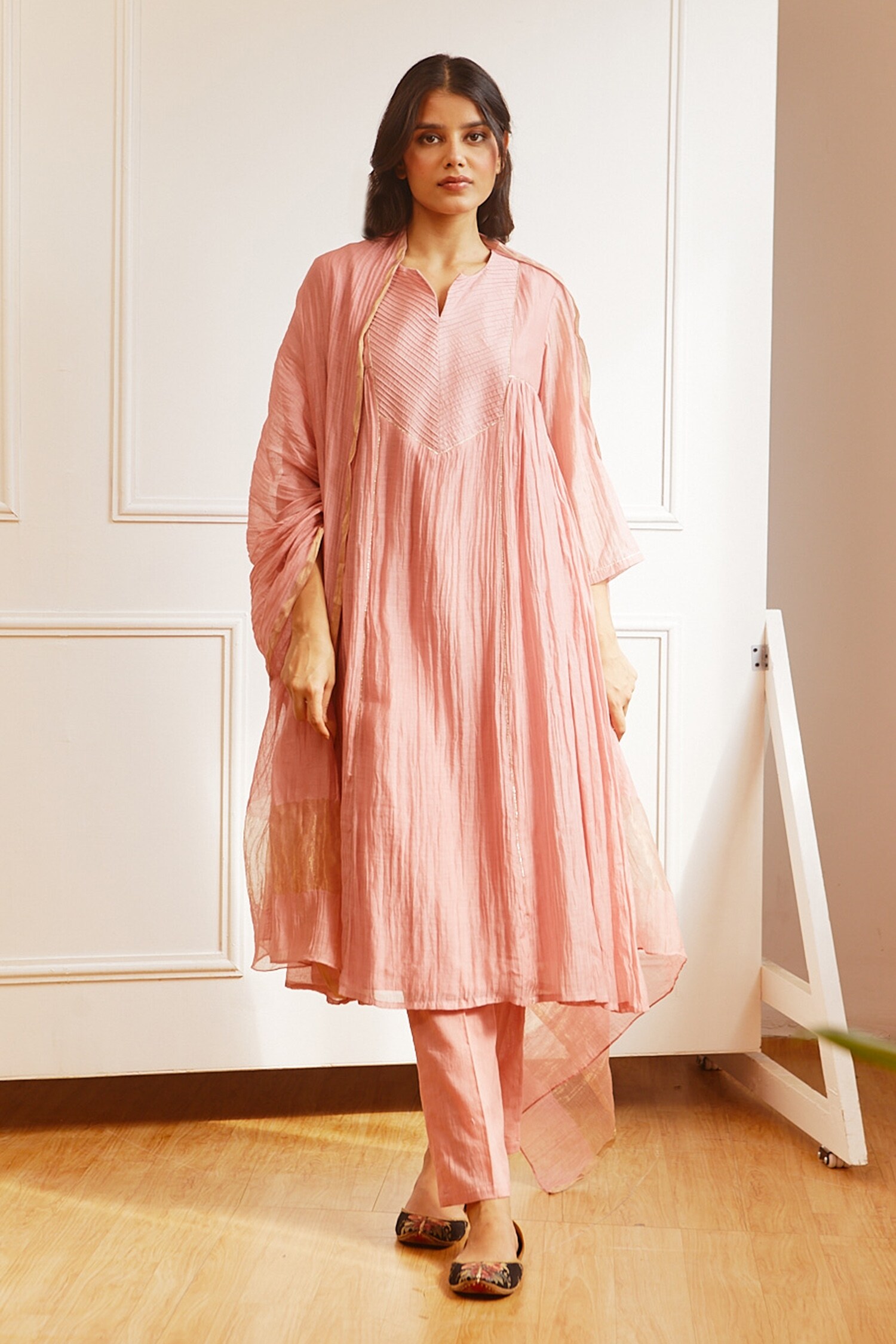 Buy Pink Handwoven Chanderi Plain Notched Pintuck Kurta Set For Women