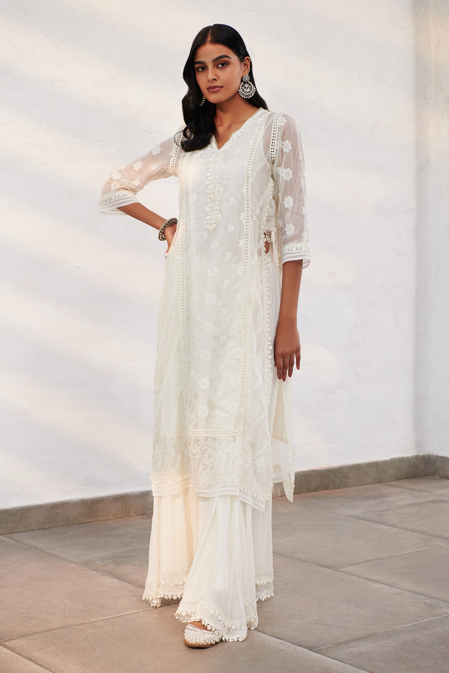 Buy Mulmul Off White Pure Mulmul Armagh Floral Embroidered Kurta With