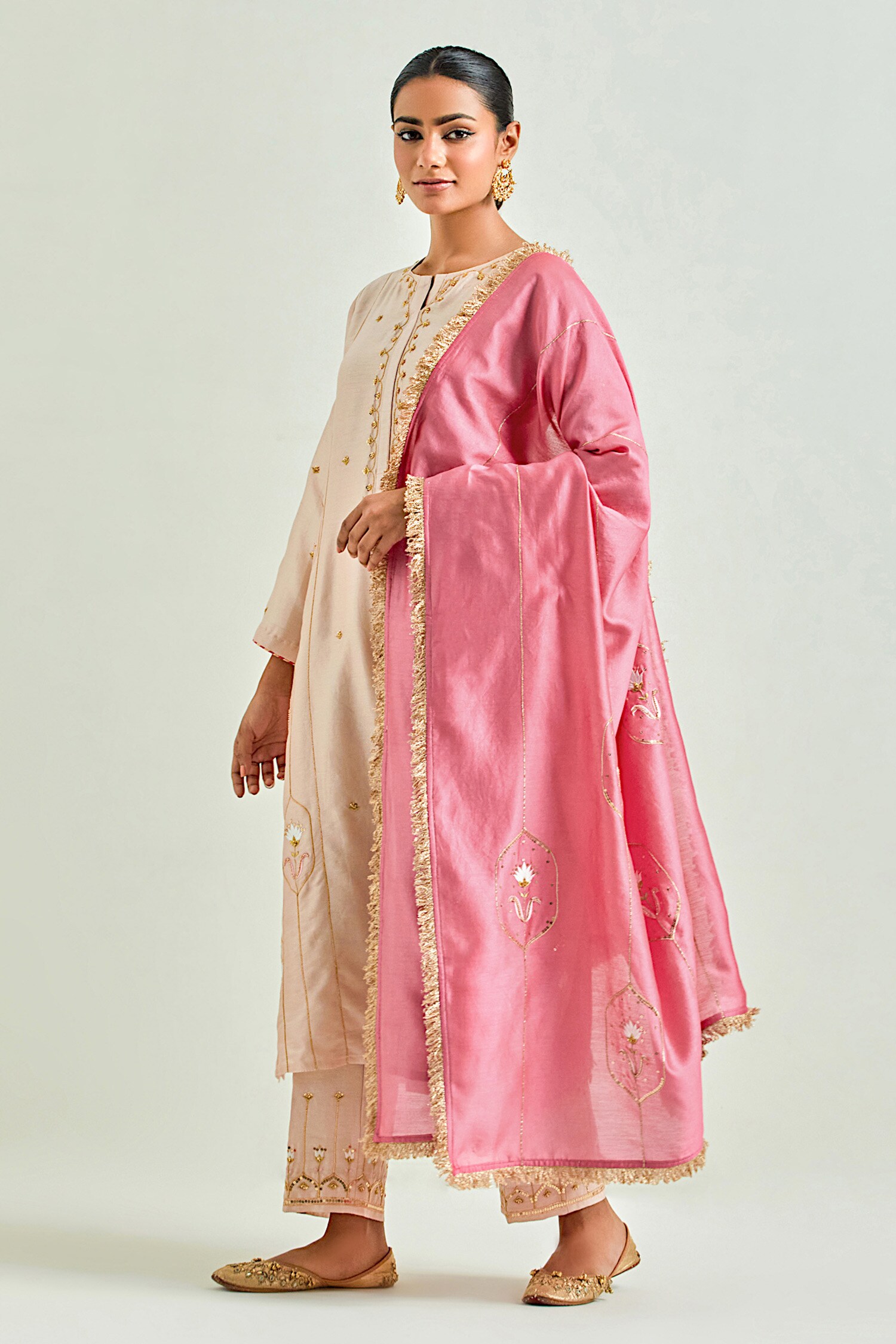 Buy Pink Silk Chanderi Embroidered Sequins Round Flower Bloom Kurta