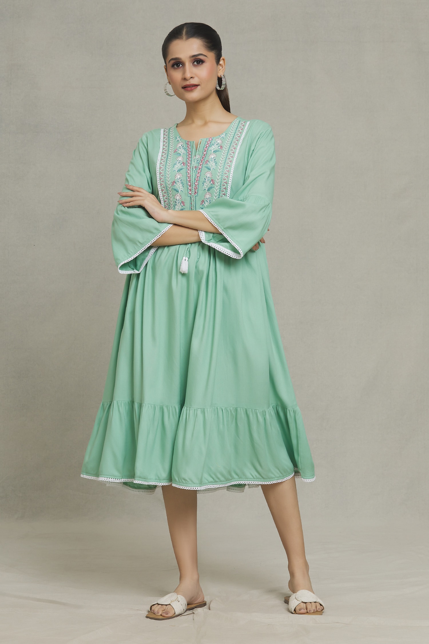 Buy Green Viscose Rayon Embroidery Dahlia Round Mirror Yoke Tunic For