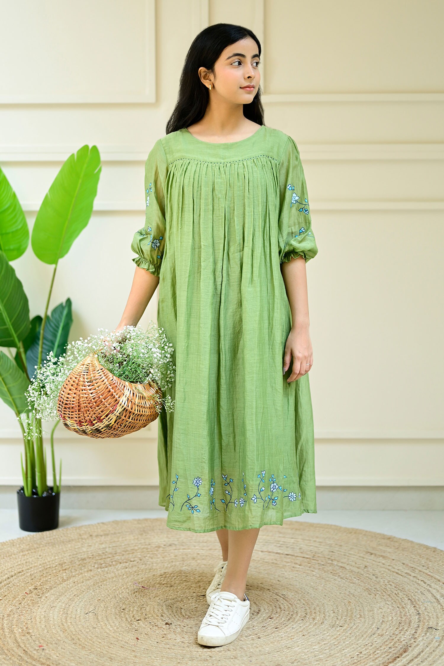 Buy Green Dress Pure Handwoven Silk Embroidery Thread Round Floral