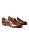 Buy_Artimen_Brown Leather Bail Hand Embroidered Juttis_at_Aza_Fashions