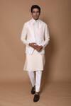 Buy_House of Armuse_Peach Raw Silk Bundi And Kurta Set_at_Aza_Fashions