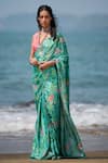 Buy_LASHKARAA_Green Silk Print Tropical Floral Sweetheart Neck Pre-draped Saree With Blouse _at_Aza_Fashions