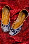 Buy_Cilwana Studio_Black Tilla Embroidered Juttis_at_Aza_Fashions