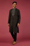 Buy_Krishna Mehta_Black Tussar Printed Bandhani Pattern Kurta Set _at_Aza_Fashions