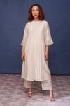 Buy_Chokhi Chorri_Off White Kurta Silk Chanderi Cutwork Mosaic Round Neck Mahsa With Pant _at_Aza_Fashions