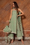 Buy_POMCHA JAIPUR_Green Kurta And Pant Cotton Print Floral Square Neck Mishika Set _at_Aza_Fashions