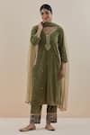 Buy_Makaan.51_Green Velvet Shell V Neck Silk Embroidered Kurta Set  _at_Aza_Fashions