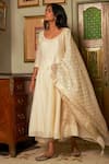 Buy_Zoon_Ivory Anarkali Chanderi Embroidered Aari Panelled Set With Banarasi Dupatta _at_Aza_Fashions