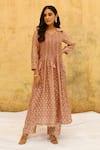 Buy_Label Niti Bothra_Pink Pure And Handwoven Banarasi Silk With Bemberg Printed Chandrakala Kurta Pant_at_Aza_Fashions