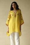 Buy_Roza_Yellow Motif Embroidered Kaftan-cut Tunic _at_Aza_Fashions
