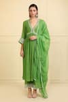 Buy_Neha Khullar_Green Chanderi Silk And Mulmul Embroidery Thread & Zari V Neck Neckline Kurta Set _Online_at_Aza_Fashions