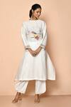 Buy_Samyukta Singhania_White Cotton Silk Woven Geometric Round Jamdani Kurta With Zari Border _at_Aza_Fashions