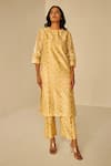 Buy_Betrue_Gold Chanderi Cotton Silk Hand Tie-dye Straight Kurta And Pant Set  _at_Aza_Fashions