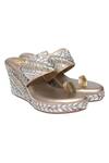 Buy Kkarma Accessories Pink Embroidery Gatsby Toe Ring Wedges at Aza Fashions Buy_Kkarma Accessories_Pink Embroidery Gatsby Toe Ring Wedges _at_Aza_Fashions