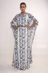 Buy_Merge Design_Multi Color Georgette, Crepe Embroidery Collared Chevron Print Kaftan With Belt _at_Aza_Fashions