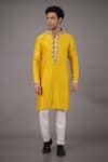 Buy_Para_Yellow Chanderi Silk Hand Embroidered Zari Kurta And Straight Pant Set _at_Aza_Fashions