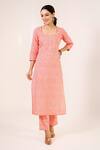 Buy_Pheeta_Peach Cotton Printed Bandhani Round Kurta And Pant Set_at_Aza_Fashions