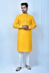 Buy_Samyukta Singhania_Yellow Kurta Cotton Plain Mandarin Collar Straight Set _at_Aza_Fashions