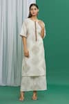 Buy Banana Labs White Cotton Round Neck Printed Kurta And Palazzo Set at Aza Fashions Buy_Banana Labs_White Cotton Round Neck Printed Kurta And Palazzo Set _at_Aza_Fashions