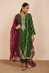 Buy_Sue Mue_Green Silk, Chiffon Zari, Embroidery Round Neck Niva Kurta Pant Set _at_Aza_Fashions