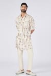 Buy_S&N by Shantnu Nikhil_Off White Silk Twill Printed Jewel Patterns Slim Fit Kurta _at_Aza_Fashions