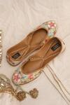 Buy_Stitched soles_Multi Color Embroidered Gulner Pastel Flower Juttis _at_Aza_Fashions