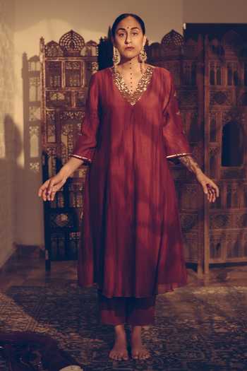 Buy_Sarang Kaur_Maroon Chanderi Silk Sequins, Beads V-neck Kurta And Pant Set _at_Aza_Fashions