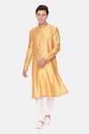 Buy_Mayank Modi - Men_Yellow Cotton Silk Jacquard Geometric Pattern Kurta Set _at_Aza_Fashions