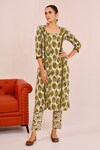 Buy_Pheeta_Green Cotton Hand Printed Leaf Round Straight Kurta And Pant Set _at_Aza_Fashions