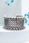 Buy_Sangeeta Boochra_Silver Plated Stones Lubena Checkered Pattern Cuff Bracelet _at_Aza_Fashions