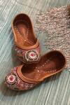 Buy_Cilwana Studio_Brown Multi Thread Pitta Work Juttis_at_Aza_Fashions