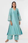 Buy_Mehak Murpana_Blue Raw Silk Embroidery Geometric V Neck Floral Kurta And Pant Set _at_Aza_Fashions