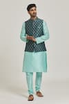 Buy_Samyukta Singhania_Grey Jacquard Banarasi Silk Garden Pattern Bundi And Solid Kurta Set _at_Aza_Fashions