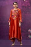 Buy_Label Niti Bothra_Orange Kora Silk Applique Mughal Round Floral Kurta And Palazzo Set _at_Aza_Fashions