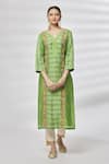 Buy_Kasturi Tikmani_Green Pure Chanderi Floral V Neck Straight Kurta  _at_Aza_Fashions