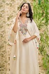 Aariyana Couture_Off White Kaftan-cotton Silk Embroidered Pearl V Neck Thread And Work Kaftan _Online