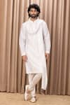 Ankit V Kapoor_Off White Pure Georgette Embroidered Leaf Pattern Ranjha Kurta Set With Stole _Online_at_Aza_Fashions