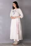 Tanu Malhotra_White Cotton, Linen Embroidery Round Neck Placed Bird Pattern Tunic And Pant Set _Online_at_Aza_Fashions
