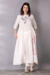 Tanu Malhotra_White Cotton, Linen Embroidery Round Neck Placed Bird Pattern Tunic And Pant Set _at_Aza_Fashions