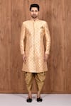 Aryavir Malhotra_Peach Jacquard Silk Woven Leaf Motifs Sherwani Set _Online_at_Aza_Fashions