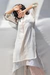 Buy_Dhaari_White 50% Silk Handwoven Asymmetric Kurta _at_Aza_Fashions