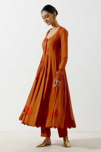 Buy_Label Earthen_Brown Cotton Mul Floral V Neck Aprajita Anarkali And Pant Set _Online_at_Aza_Fashions