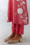 Buy_Devnaagri_Pink , Chanderi, Organza Embroidery Floral Thread Straight Kurta Set 