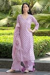 Buy_Abbaran_Purple Cotton Cambric Dupatta Mulmul V Neck Hand Block Print Kurta Set _at_Aza_Fashions