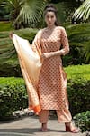 Buy_Abbaran_Orange Cotton Cambric Dupatta Mulmul Embroidery V Hand Block Print Kurta Set _at_Aza_Fashions